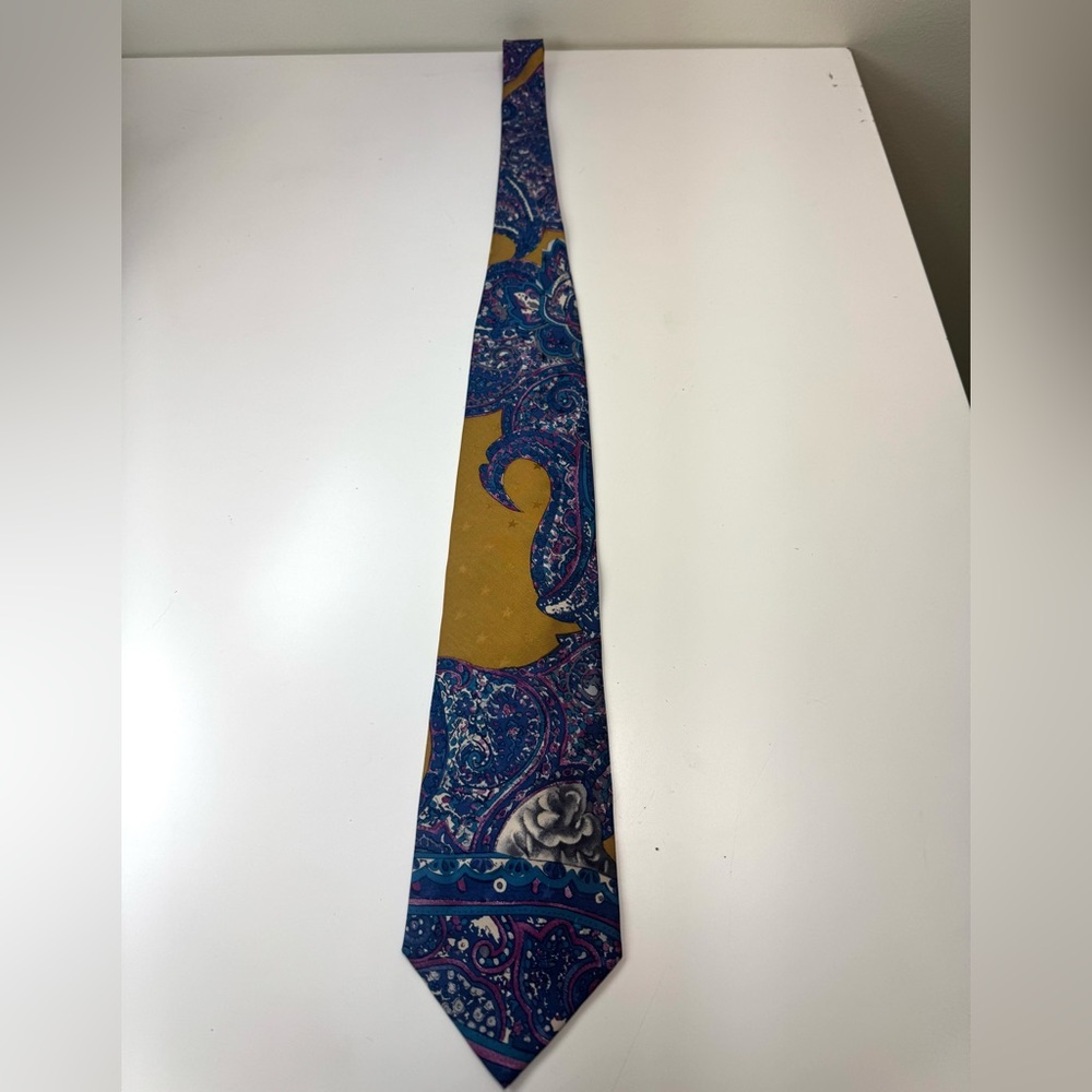 Vintage 90’s Valentino Pietro Paisley and Star Patterned Silk Tie - Picture 3 of 6
